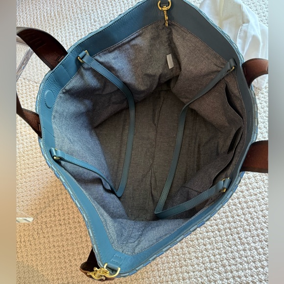 Clare V. Bateau Tote Light Blue Woven Checker
With additional cross body strap - Picture 5 of 5